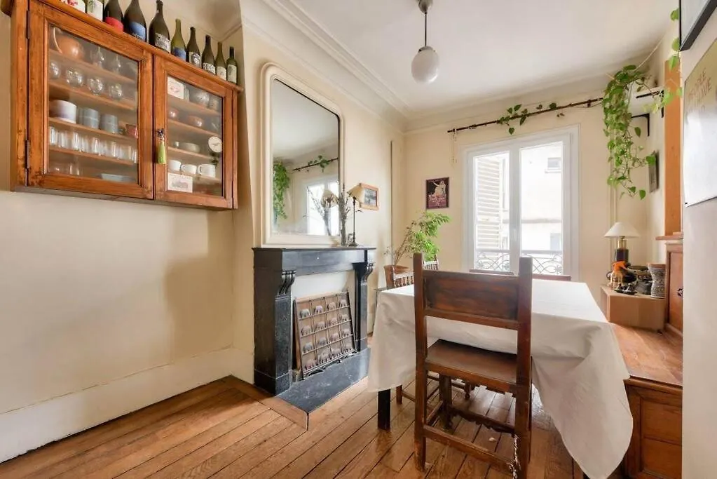 Apartment Montmartre Duplex Avec Balcon *