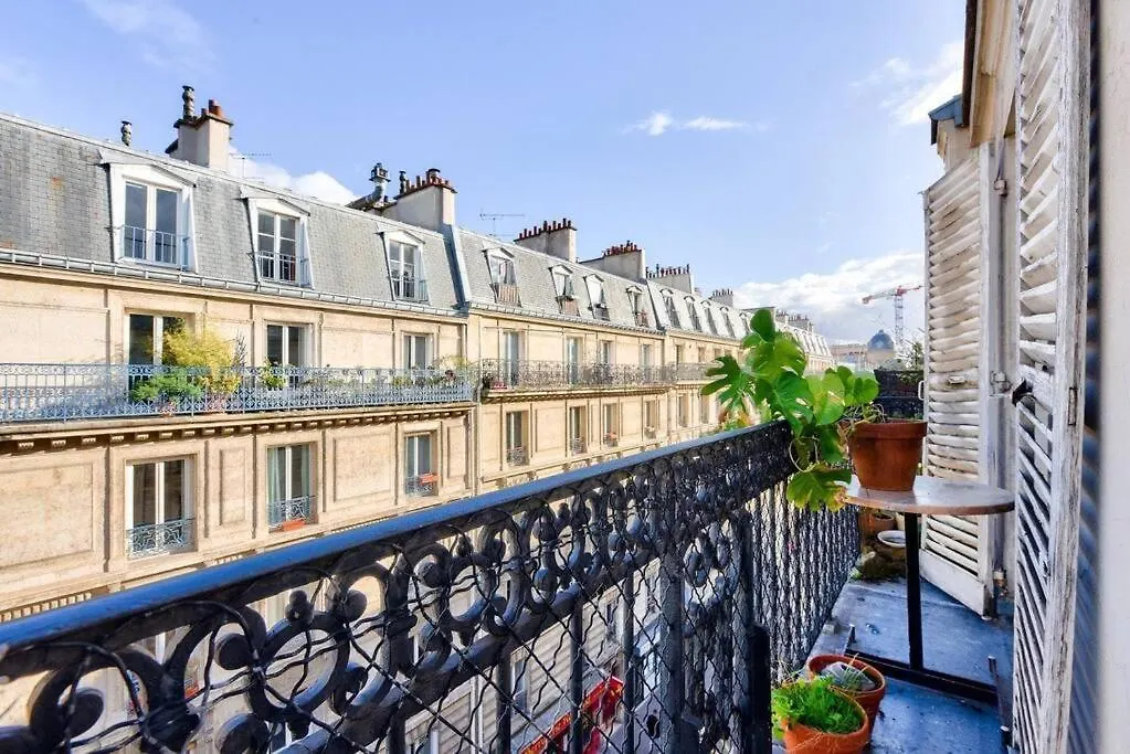 Montmartre Duplex Avec Balcon Paris